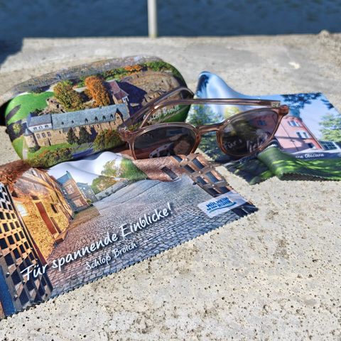 Mülheim-Souvenir: Brillen-Etui mit Putztuch, erhältlich in der Touristinfo