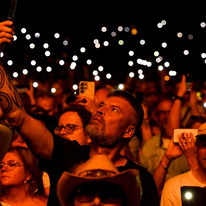 Zu sehen sind Aufnahmen vom Publikum beim MÜLHEIM SUMMER OPEN AIR 2026 im MüGa-Park.