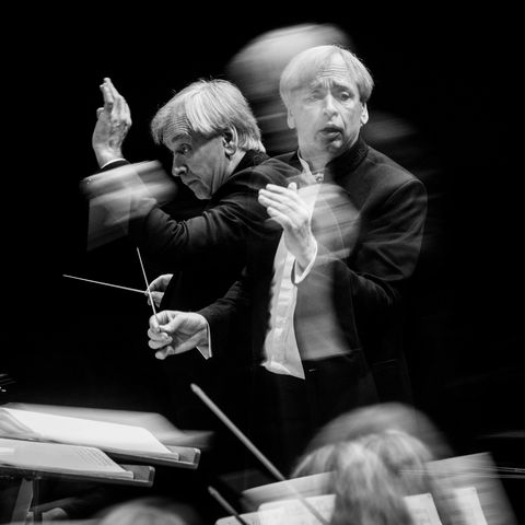 Bewerbung der 70. Spielzeit der Sinfoniekonzerte in der Stadthalle Mülheim an der Ruhr.