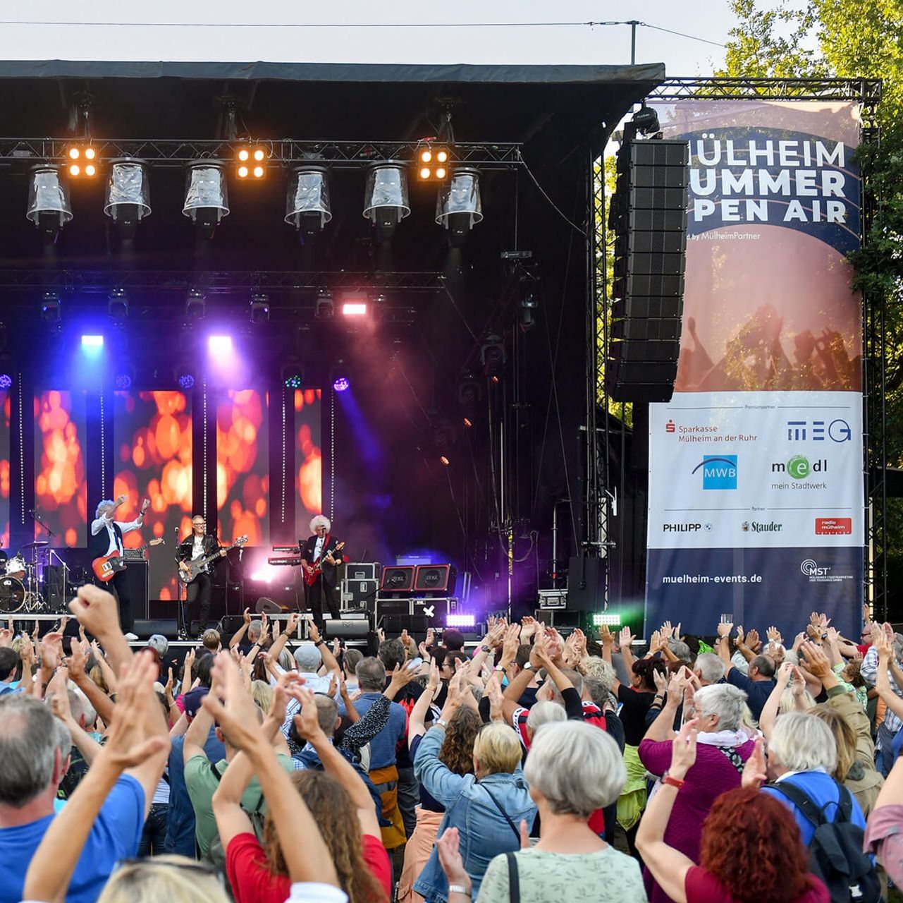 Publikum beim Mülheim Summer Open Air im Sommer in der MüGa