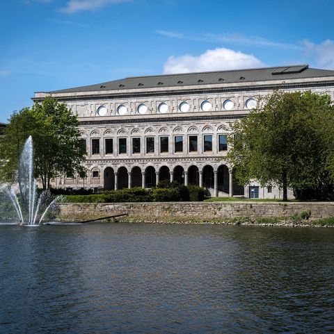 Stadthalle Mülheim an der Ruhr im Sommer