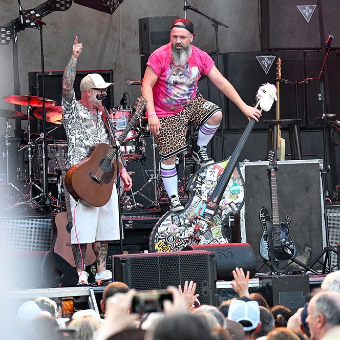 Zu sehen sind Aufnahmen vom MÜLHEIM SUMMER OPEN AIR 2026 im MüGa-Park mit der Band Rebel Tell.