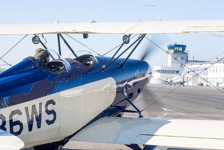 Nahaufnahme von Flugzeug auf dem Flughafen Essen /Mülheim 