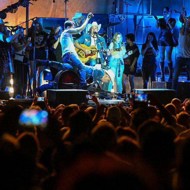 Zu sehen sind Aufnahmen vom MÜLHEIM SUMMER OPEN AIR 2026 im MüGa-Park mit der Band The BossHoss.