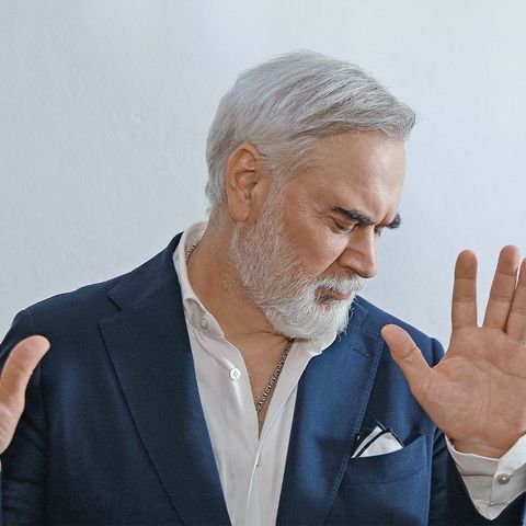 Sänger Valery Meladze kommt mit seiner großen Konzerttour in die Stadthalle Mülheim.