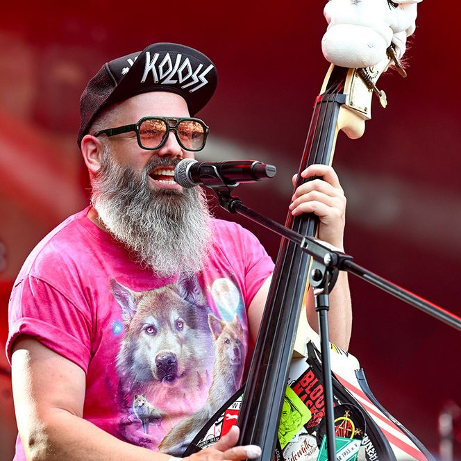 Zu sehen sind Aufnahmen vom MÜLHEIM SUMMER OPEN AIR 2026 im MüGa-Park mit der Band Rebel Tell.